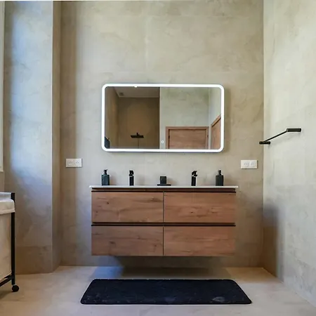 Massena Infinity Apartment *